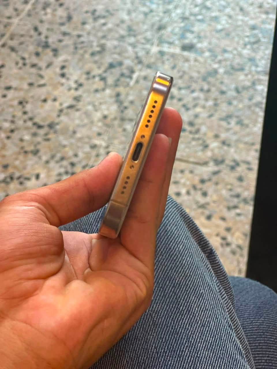 16 pro max 
دبل سيم
256 ذ 
بطاريه 91 
عدد دورات 725
Z/A
سعر 1250 الف وبي مجال 
فقط مبدل ضهر اصلي شركه
***********
