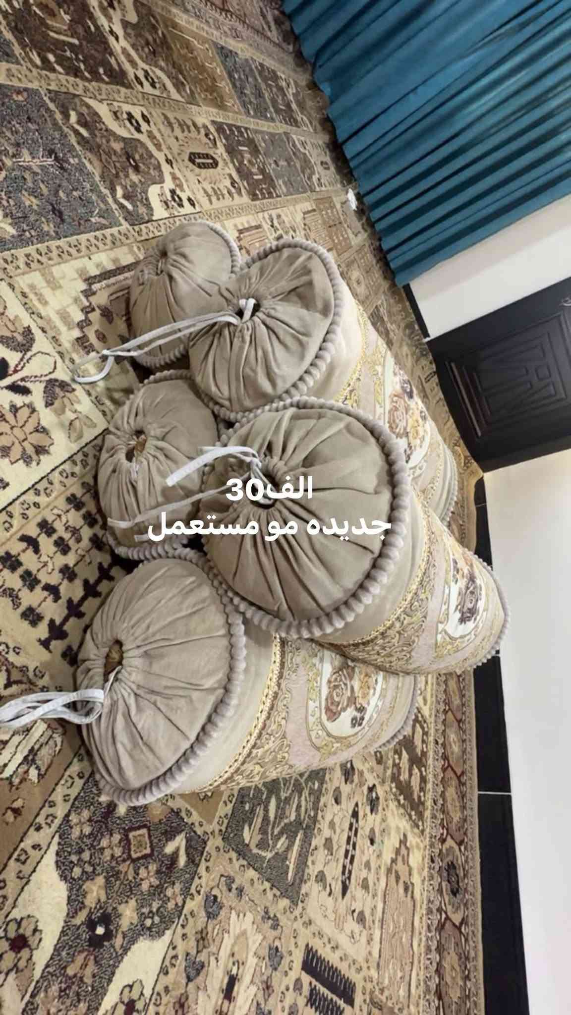 سیسم اطفال.  35
دیوان.  200
کرکوک بنجا علی

نص مكتوب في الصور:
- 5 قطع 290/340 350/250 3/120 3/120 120/2 نص سعر كله 50 قفله
- قطعتين 2/3 قفله 30
- 340/5 نص
- 150 .جديده
- الف 30
- جديده مو مستعمل