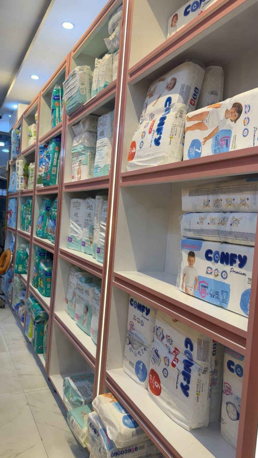 > ماما، بعد لا تحتارين 👶💙
> كلشي يحتاجه صغيرج تلكيه يمنا بمكان واحد
> حليب، حفاضات، ملابس وكل مستلزمات البيبي
> وبأحلى الاسعار 😍
>
> 📍 بسماية - الشارع العام - مجاور كافيه مستر بن
> 🚚 خدمة توصيل موجودة لكل بسماية
> 📱 ***********
>
> *اديانا للحليب .. دلال طفلك يبدي من عدنا*

نص مكتوب في الصور:
- لكل أم، بعد لا تحتارين
- كلشي يحتاجه صغيرج تلكيه يمناه بمكان واحد، حليب، حفاظات، ملابس وكل مستلزمات البيبي وبأحلى الاسعار
- حفاظات
- بسماية - الشارع العام - مجاور كافيه مستر بن
- خدمة توصيل ***********
- اديانا للحليب .. دلال طفلك يبدي من عدنا
- توفر ابتاميل بجميع الأرقام
- ديالاك الذهبي رجع توفر 😍
- توفر السويسلاد بكل الأرقام 🍼