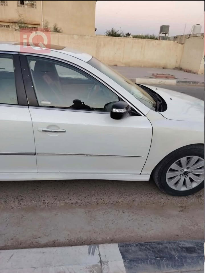 السلام عليكم 
ازيرا ٢٠٠٨ محدثة ٢٠١١ خليجي 
فول مواصفات 
فتحة 
تحكم ستيرن
قطعتين تبريد
داخل لونين 
اشاير مري 
مري شفط 
تحكم مري 
كشنات جلد 
ارضية جلد 
رقم بغداد بأسمي شخصياً
هزة جديدة 
مكينة حاوية شادها جديدة 
وضفيرة جديدة 
ترهم بيع او مراوس حسب القناعة 
السعر 85 وبيها مجال 
للأستفسار *********** 
اتصال او واتساب
