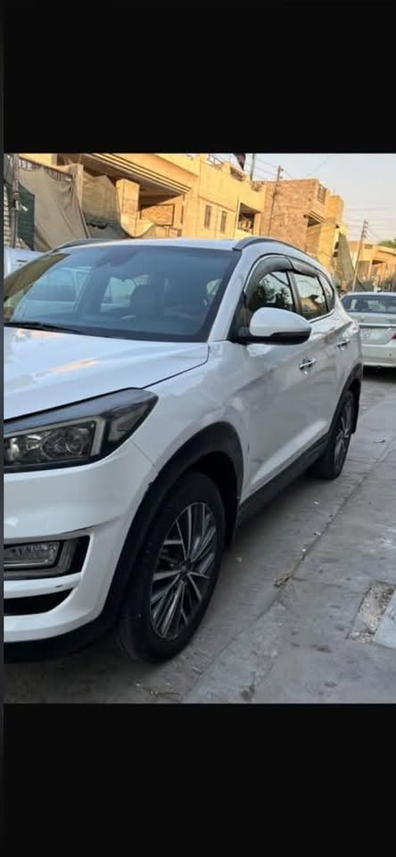 السعر مناسب جدا توسان 2019 خليجي
رقمه بغداد انكليزي باسمي 

محرك كير مكفول حجم محرك 2000

موصفات سياره فول عدا الفتحه

بصمة تشغيل

حساسات اماميه وخلفيه

كامرة خلفيه

شاشه كَبيره

شحن وايرلس لاسلكي

منافذ يو اس بي اوكس

تحكمات ستيرن

بصمة ابواب

كشن سايق كهرباء

سايد بريك بل رجل

ثلاثة انضمة قياده

مري شفط واشاير بل مري

مثبت سرعه

تبريد قطعتين

رقم بغداد انكليزي 

سياره جاهزه وكامله اي نقص مابيها

سونار مع الصور

مكان بغداد الكرخ 

السعر 129 ورقه 

‭***********

نص مكتوب في الصور:
- الإثنين
