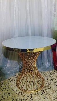 ميز طعام • استعمال قليل • واتساب