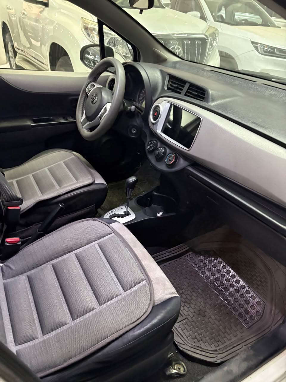 Yaris model 2012 be sbux bas ta3del makina gara ***********watssap أربيل, العراق

