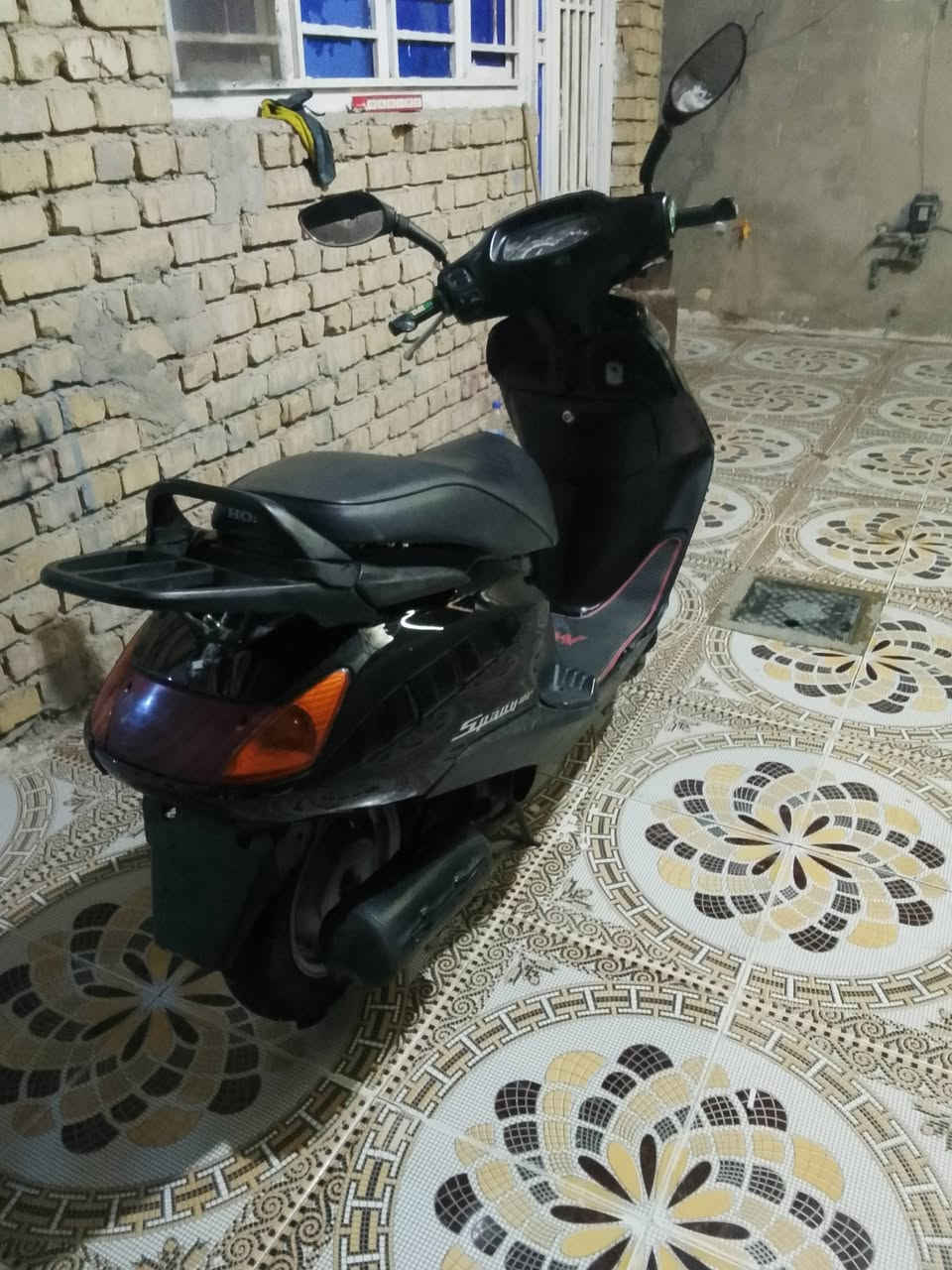 سبيسي ياباني مفتوحه مره وحده
كفر بلادي كابريتر بلادي دراجه  حتى الويل بلادي عوزها باتري فقط تشتغل هندر واحد

***********

السعر 550
