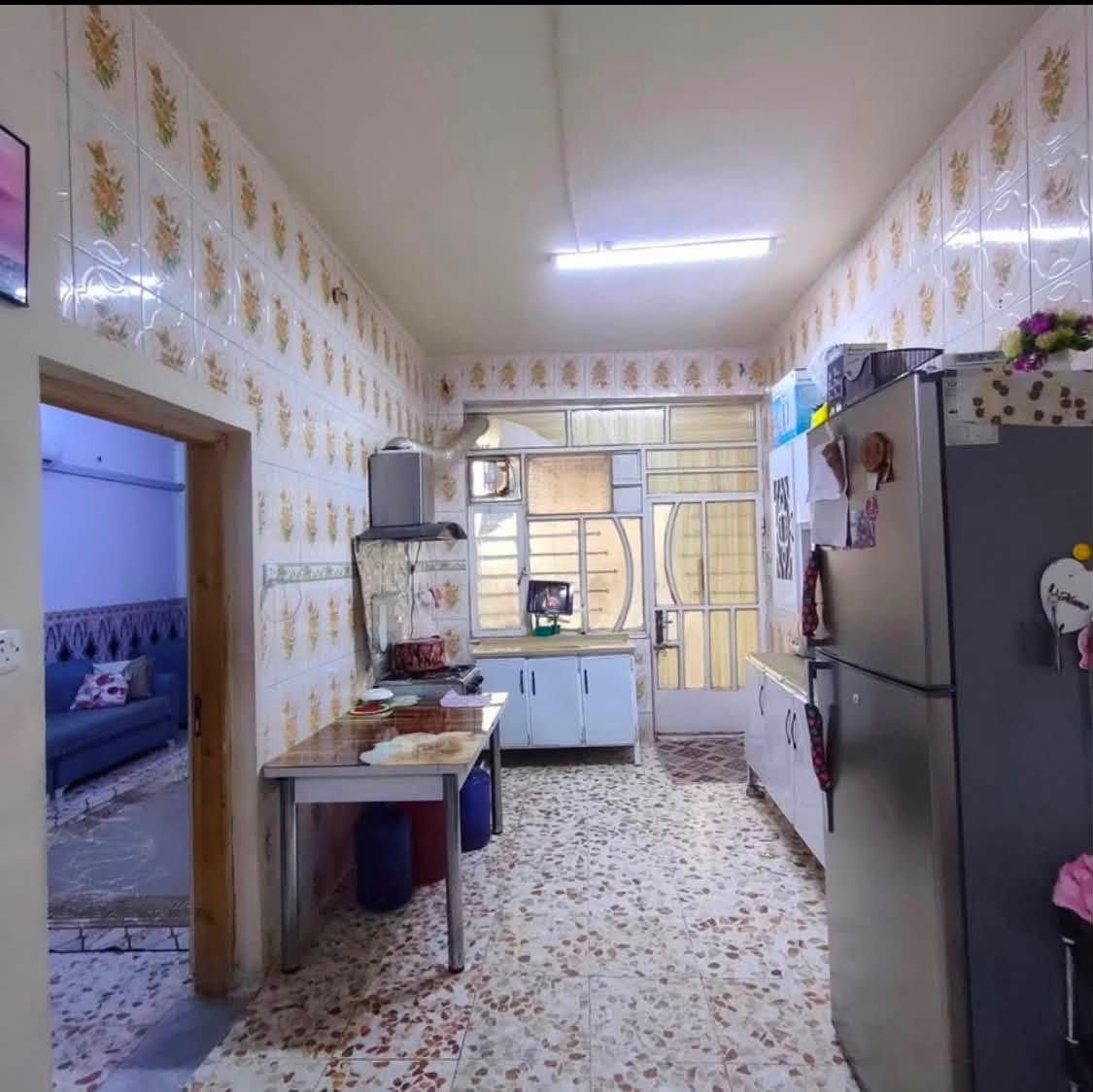 بيت للبيع / زراعي
في منطقة جسر ديالى نهاية شارع المصرف قرب شبكة ابو اسماعيل 
المساحة 100 نزال 17 الواجهة 6 ونص 
البيت نظيف تجي وتشوف بعينك هسة بالجديد مرتبة كلة 
طابقين مثل ما موضح بالصور
3 غرف نوم صالة حمام مطبخ 
مطبگ بورسلين 
سقف ساندويتش بنل 
للاستفسار 
*********** 
متوفر واتساب
السعر 55 وبيه مجال بسيط
