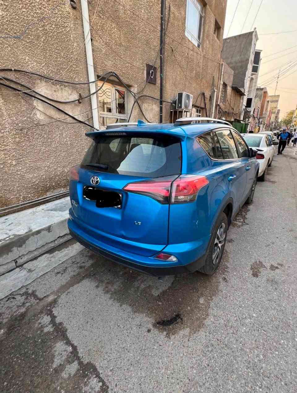 السلام عليكم 
راف فور 2018 وارد كندي 
رقم بغداد حادث يم قبغ البانزين ايرباك البرده بس 
ماشيه 57 على ايد وحده من الاستيراد لهذا يومك السيارة نضيفه ومتحتاج اي شي 
اريد مراوس براف فور هايبرد موديل احدث 
او بيع ***********
