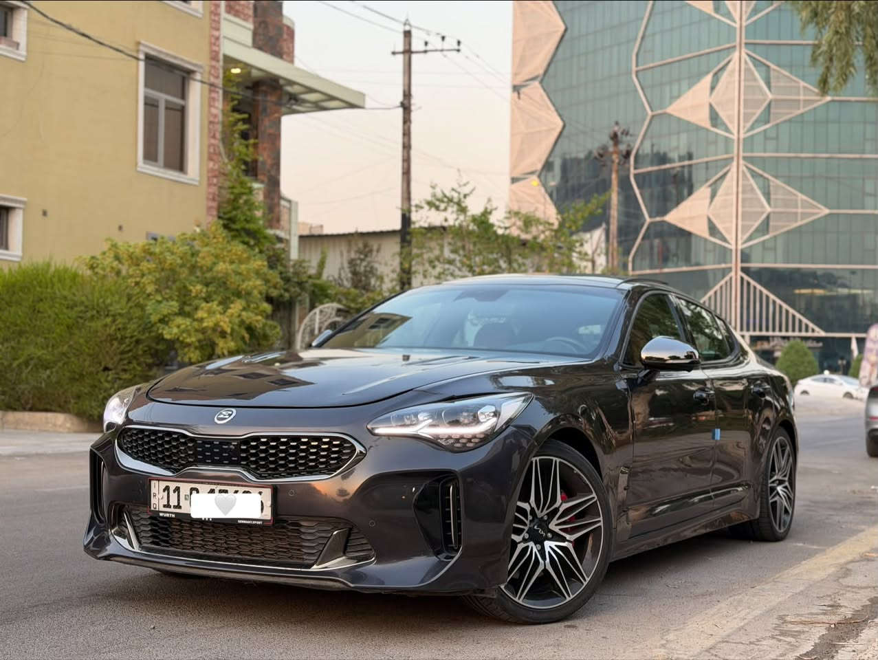 السلام عليكم
كيا ستنكر GT2   V6 
موديل 2023
مكينتها 3.3TT تون تيربو

المواصفات  فول مواصفات اعلئ فئة 

1-بانوراما

2-نظام داتا شو(يعرض السرعة وباقي تفاصيل السيارة على الجامة مقابيل السايق)

3-بصمه

4-خمس كامرات 

5-شاحن لاسلكي

6-سستم صوت 15 سماعه🎙️

7-تبريد وتدفئة كشنات 

8-كشنات جلد حضن رياضي الون احمر 

9-كشنات كهرباء وميموري

10- 5وضعيات قيادة

11-تدفئة ستيرن

12-حساسات امامي خلفي

13-نقطة عمياء

14-اوتو هولد

15-انارة دشبول 7 الوان

16-توقف ذاتي

17-سايد بريك بصمه

18-رادار امامي وخلفي وجانبي

19-نظام كروز كونترول

20-تحديد مسار على خطوط الشارع

21-لايت زينون ولد نهاري

22-بريك بريمبو 6بستم

23-شاشه حجم كبير

24-ستيرن كهرباء وتحكم كامل

25-تشغيل عن بعد

26-مري شفط 

28-ستيراً رياضي D 

29لايتات زنون دبل عدسه 

30-مري شفط + قلاب  

31 -LED نهاري 

32- كامره تشتغل ويه الاشارة

33- كير طياره 

34- وضعيات الستيرن كهرباء 

35- كزوز رياضي بلادي

36-نيكلات برونزي 

37- فجوج برمبو احمر 

38 صندوك كهرباء 

رقم بغداد الجديد بأسمي وهزة جديدة 

بيها صبغ جاملغ وبنيد وباب 

مكان السياره بغداد حي الجامعة 

الرقم *********** 

السعر ١٦٠ ورقة
