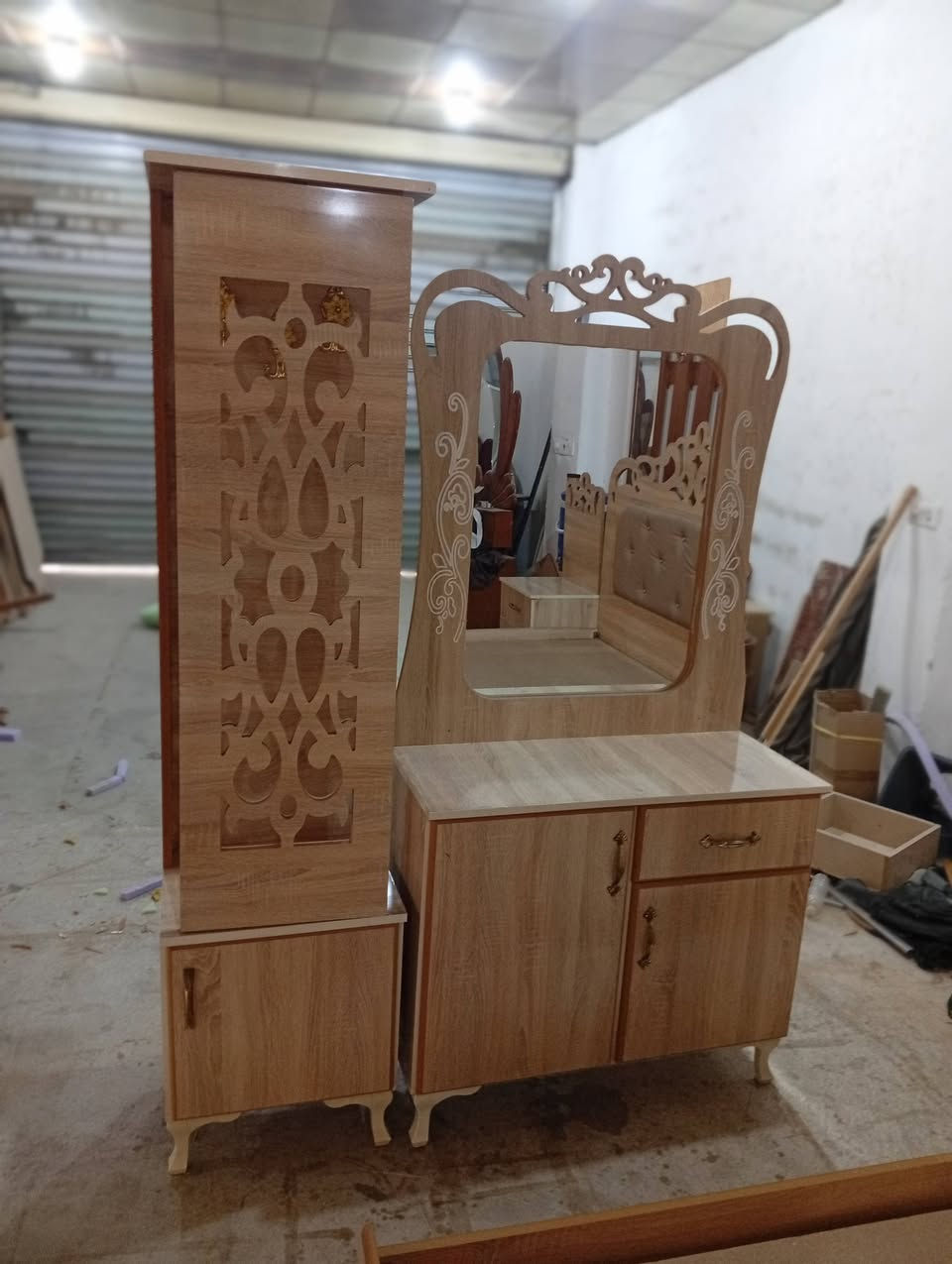 غرفة نوم كلش نضيفه ٦قطع سعر٤٠٠للستفسار***********
