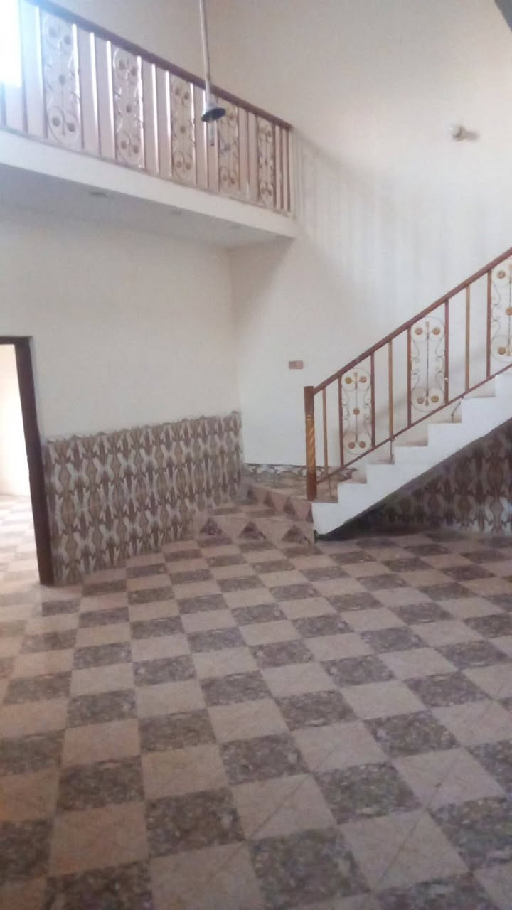 بيت للايجار • الثالثة • قرب الطاقة