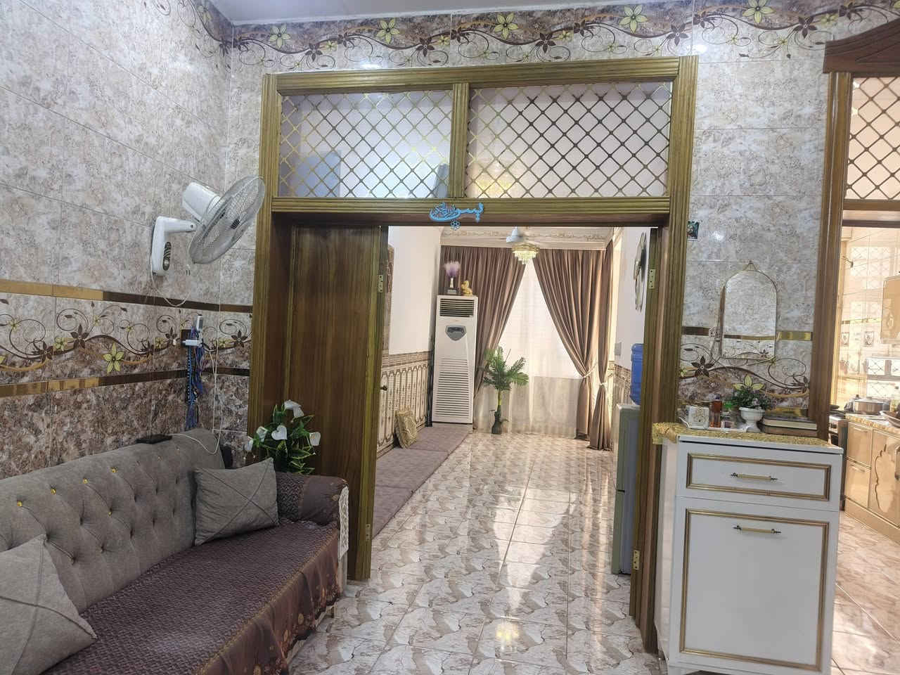 دار للبيع طويريج مساحه ١١٦ زراعي غرفتين نوم وحده فوك وحده جوه صاله استقبال مطبخ صحيات داخليه وخارجيه محرم خلف جامع حنتوش خلف اسواق سجودي خدمات كامله ماء مجاري للاستفار ***********
