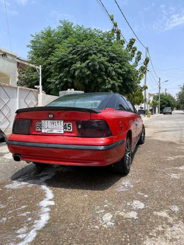 ئۆپڵ کالیبێرا مۆدێل ٩٣ مەکینە سەنی ٢ دەرگا  سەیارەیەکی زۆر پاکو جوان گێڕو مەکینە بەشەرت پێشی تۆزێک تەقەی هەیە بەڵام شایەنی باس نیە ١ درایم شەفتی سەکنی ئەوێت سەیارەکە بێ ڕەقمە کەفالەتی ئەوەی ئەکەم موس و بڕاوە نەبێت و ماڵی کەس نەبێت
نرخی ١٥ گەڵا و مجالی تیایە *********** السليمانية, العراق
