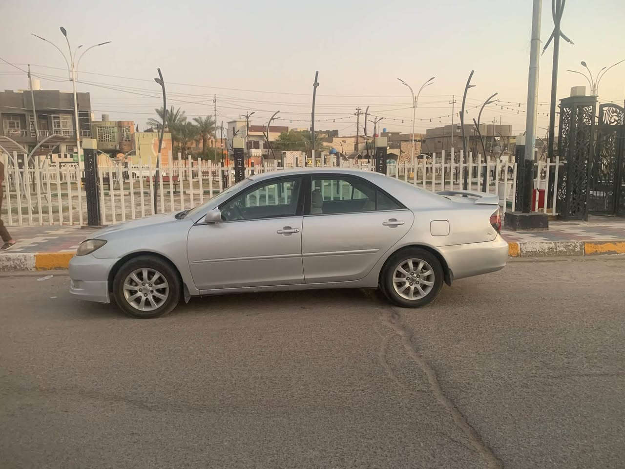 كامري 2006 امريكي المكينه  2400
مصبوغة عام للجمالية 
ضررها الباب الورة جهة العبري مبدل
رقمها ذي قار رقم انگليزي باسمي 
تبريد شغال تخم تاير جديد
السيارة بيها شاشة وكامرة دواره وتحكم ستيرن جهة وحده وكشن السايق كهرباء ارضية السيارة جلد  مكينه وكير بشرط وين ميعجبك تطلع بيها تراي 

السعر  78 وبيها مجال قليل 
أستفسار اكثر 
 واتساب او اتصال ***********
