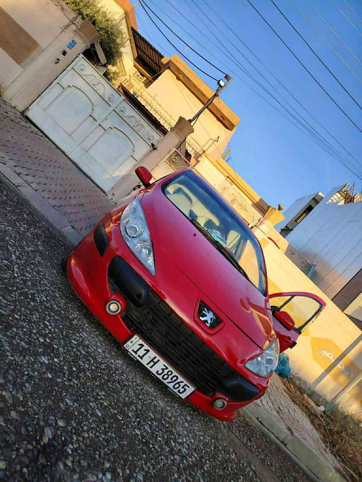 بيجو فرنسي للبيع موديل 2006
سياره صبغ عام للجماليه وبيهه ضربه خفيفه جوه باب الجنطه قليل هم تبين 
كير محرك مابي عيب 
سنويه جديده شرط التحويل 
تبريد موجود غراضهه بس بي شغل بالكهربائيات 
سعر 45وبيها مجال  
*********** كركوك, العراق
