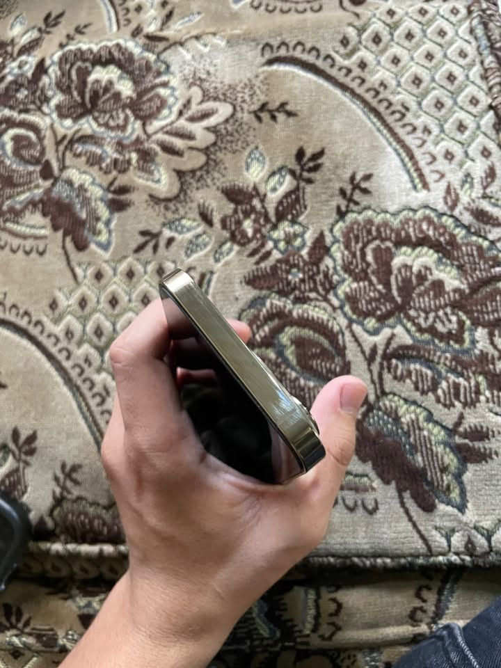 ايفون 13 برو فقط 

ذاكره 128 

بطاريه 78

ما مفتوح على شريط الفحص 

نضافه 100

السعر 600 بي مجال قليل 

رقم *********** واتساب فقط 

بغداد
