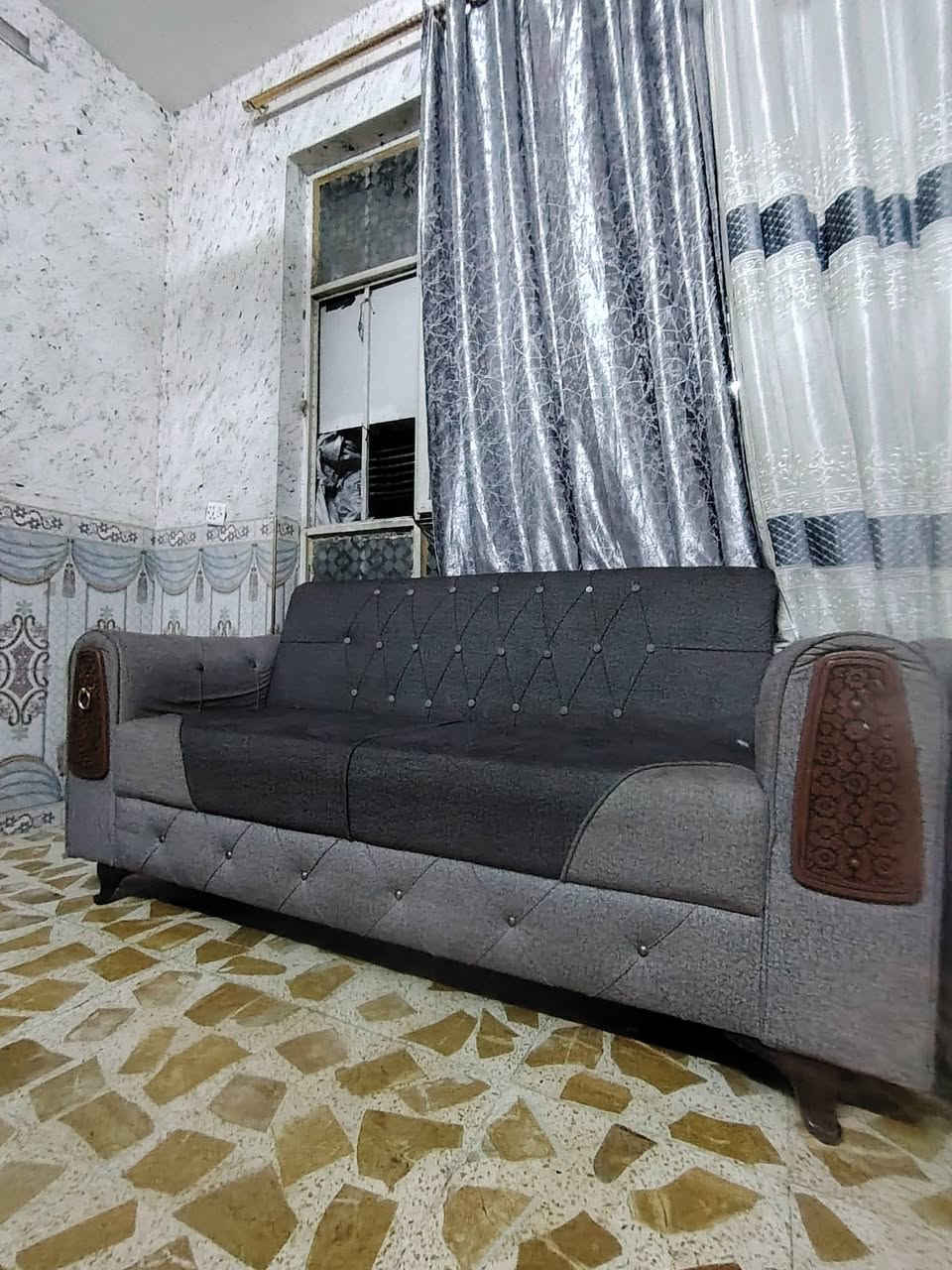 سلام عليكم تخم كامل للبيع مكاني بغداد بلديات هذا الرقم تواصل واتساب***********
