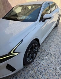 K5 2022 خليجي ابيض شمالي محرك 2000 دوش المرغوب ماشيه 103 كيلومتر  بيه ...