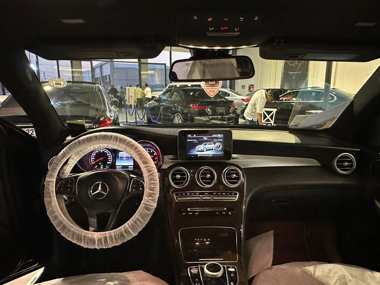 تحيه للأعضاء الكروب 
للبيع 
Mercedes-Benz 
Glc-300 AMG
2017
اللون اسود ملكي ♠️        كلين تايتل 
وارد الماني ضمان دولي

‎المواصفات فول فول للاخير
‎رادارات اماميه وجانبيه 
نقاط عمياء
كشنات جلد وكهربائي وتدفئة 
تحكمات استيرن+شيفتات
استيرن كهربائي
مقاعد خزن  ميموري
سقف بانوراما
ماوس تحكم نظام الترفيه 
لايتات ليد نهاري امامي وخلفي 
وبقيه المواصفات المعروفه 
بي ٢-٣ مكان شوية pdr نص شبر
للتفاصيل اكثر 
***********    كورك ، واتساب، فايبر

مكان السياره اربيل شركة پیرس موتورس 🇩🇪
