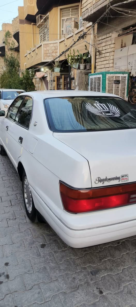***********
السلام عليكم سياره بطه للبيع مديل ٩٤ لون ابيض جام اخضر والداخل رصاصي رقم بغداد انكليزي باسمي هزه جديده سنويه ل٢٧ مكفوله من لكص ونقل الجثه والخياس والضربه بيها طخه قليله يم قبق البانزين مكينه وكير خير من الله حداديه ورا وكدام جديده تخم تاير جديد كهربائيات كلها شغاله شاشه + كامره سياره مال جناي مكاني بغداد سعرها ٦٥ وبيها مجال رقمي ***********

