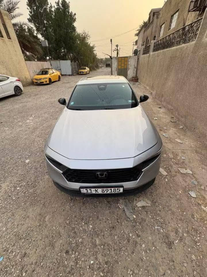 هوندا اكورد سبورت
موديل ٢٠٢٤ 
موصفاتها كدامكم ما بيه حيل اكتب 
الحادث هم كدامكم تريد تشتري اتصل وتدلل 
العنوان بغداد 
*********** 
السعر ١٧٥ وبيها مجال للشرايي 
ما تشتري علق صعد المنشور غيرك يشتري 😁

نص مكتوب في الصور:
- 000-41355197 - 01/17/2025 - IAA Inc.
- 41355197 BIDVARS
- BIDCARS
