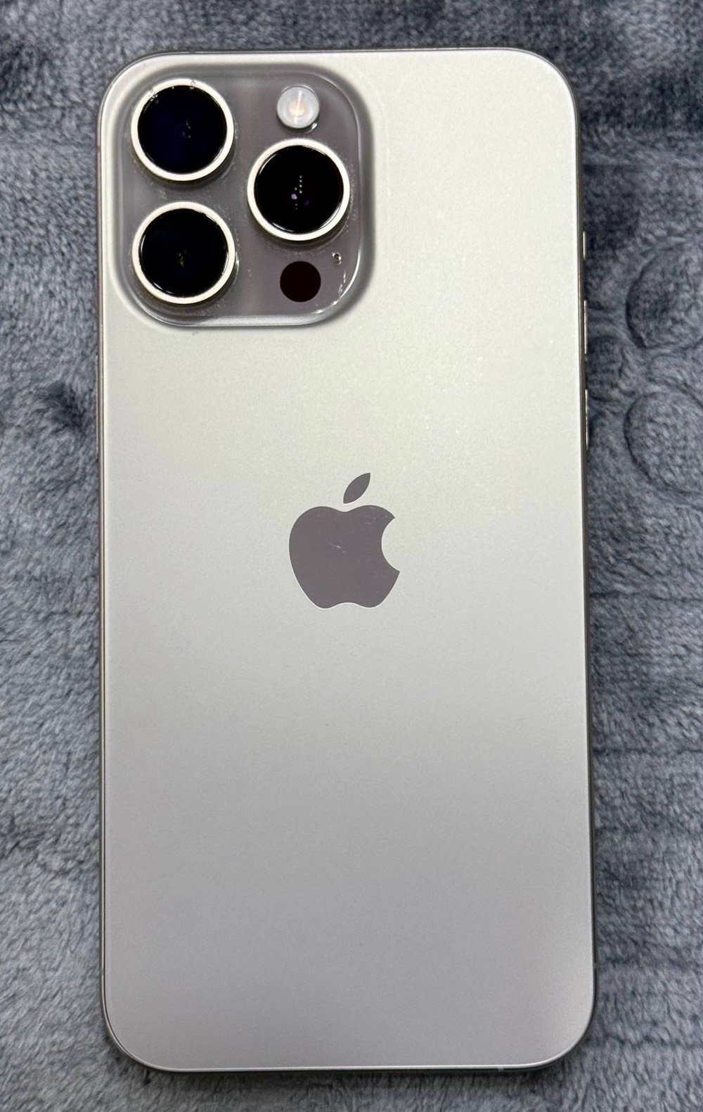 📱 iPhone 15 Pro Max للبيع

🔹 ذاكرة 256GB
🔋 صحة البطارية 87%
📲 دبل SIM – شريحتين
🌍 نسخة شرق أوسط
✨ الجهاز نظيف ومستخدم
✅ ما مبدل بي أيييـَـہ شي جهاز نضيف ،بي رصعه بسيطه بحافة الكامره 
📦 كامل الملحقات كيبله الصلي 
ملاحظة: جهاز مستخدم بس على يدي نضيف 

السعر : 1،100،000 الف

استفسار مرسله عى وتساب ***********
