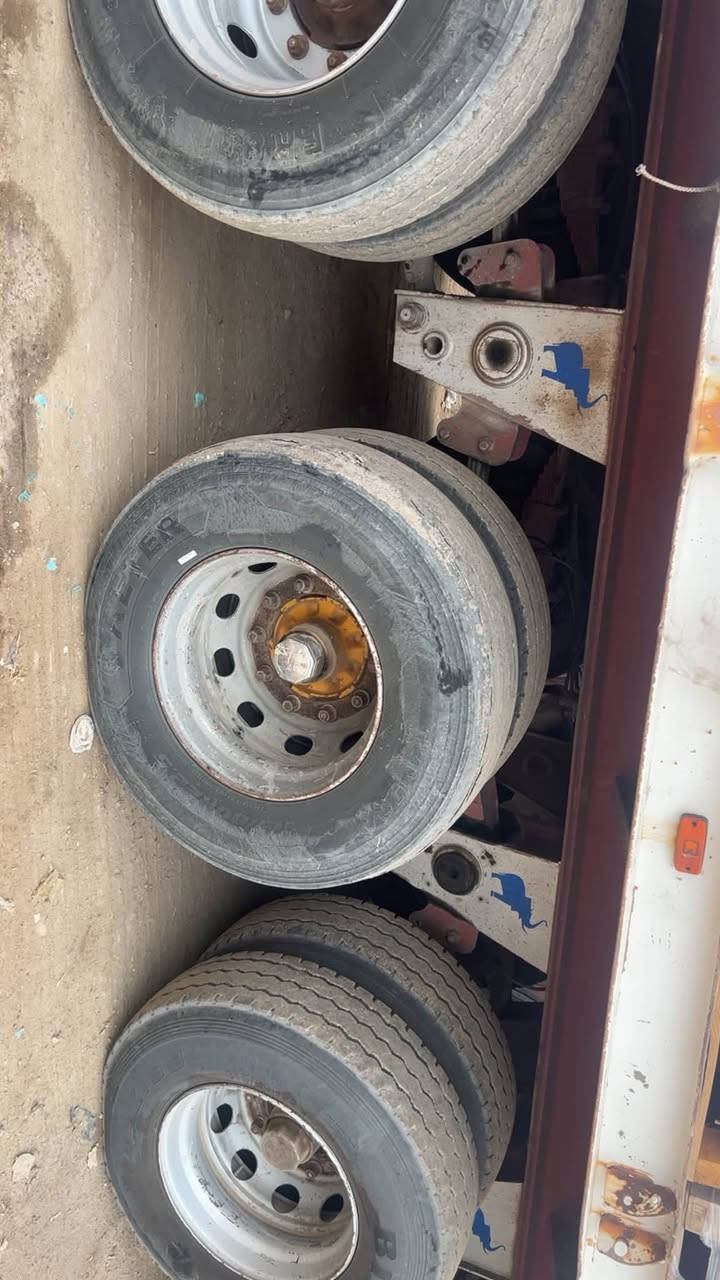 سلام عليكم عربانة 4دناكير 13 واحد 14 تايرات 3زواج جدد باقي نص عمري مكان بصره شط العرب سعر120  ***********@
