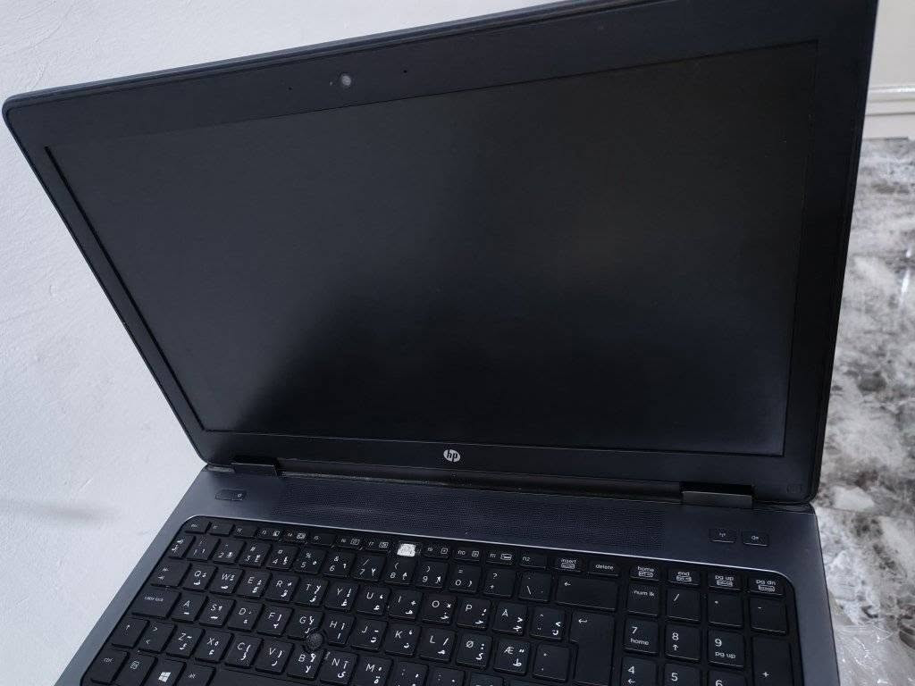 لابتوب Hp zbook G2 Workstation
مخصص العاب + هندسه + تصميم
حجم 15.6 FHD مميز
Cori7 gel 4.MQ
جيل رابع
RAM 8 DDR3
HARD 256 SSD M2 السريع 
كارت شاشه خارجي 
 NVIDIA Quadro K1100M. 2G
داخلي 4G
كيبورد عربي إنكليزي +ضوئي
بصمه + مكانيه اضافه هارد ثاني
بطاريه كلش مرتبه شحن أكثر من 2 ونصف
ملاحضه فقط حرف بل كيبورد واكف لاكن يدوس طبيعي الي هوهF8 

مكاني بغداد توصيل موجود 
سعررر 160  ماكو هيج موصفات بهاذه سعر
رقم ***********

نص مكتوب في الصور:
- حول Your PC is monitored and protected. See details in Windows Security Device specifications Device name DESKTOP-NMMPOJU Processor Intel(R) Core(TM) i7-4810MQ CPU @ 2.80GHz 2.80 GHz Installed RAM 8.00 GB (7.88 GB usable) Device ID 734A7E68-CEB2-425B-A900-C2195E295D31 Product ID 00331-10000-00001-AA204 System type 64-bit operating system, x64-based processor Pen and touch No pen or touch input is available for this display Copy Rename this PC Windows specifications Edition Windows 10 Pro Version 22H2 Installed on 9/14/2026 OS build 19045.4529 Experience Windows Feature Experience Pack 1000.19058.1000.0 Copy