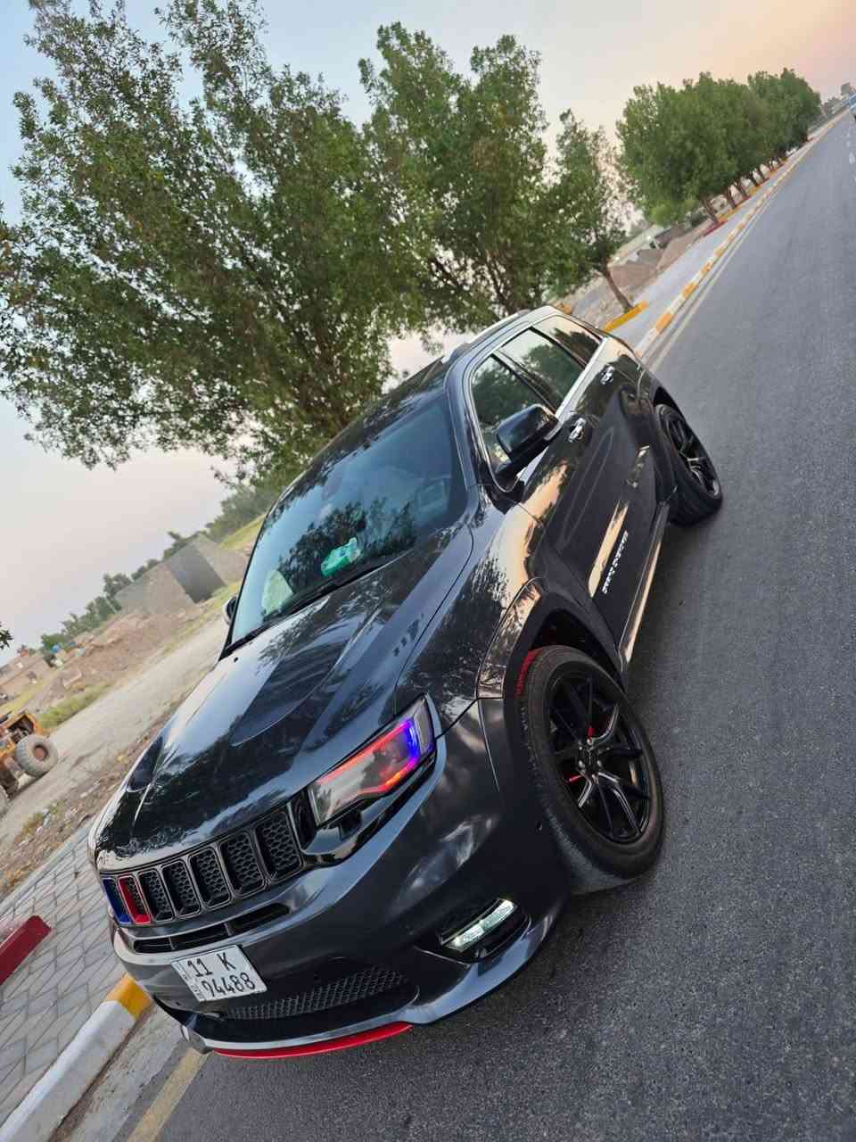 جيب ١٦ خليجي فول صبغ جاملغ  فقط تبديل بنيد رياضي بدون دواخل 
سياره جديده محرك ٨ جديد ٥٧٠٠ 
مواصفات 
كير طياره 
مري قلاب 
جنطه كهرباء 
بنراما 
فول واحد ع واحد 
بيع او مراوس 
السعر ١٧٧ بي مجال حك الجيه 
العنوان ديالى بلدروز *********** بلاد رز, ديالى
