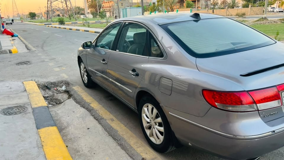 السلام عليكم 
ازيرا 2008 خليجي 
ارقام جديدة سنوية لل٢٠٢٩ شرط تحويل  
ضربتها فقط جاملغ بصف السايق مصلح 
مكينة 2700 
كير ومكينة فول / حدادية فول/تبريد جديد 
كل نقص ما بيها جاهزة السياره 
مواصفاتها معروفة 
فتحه سقف 
تحكم ستيرن 
كشن جلد 
تبريد قطعتين
مكانها واسط
سعر 85$ وبيها مجال  
 ***********
