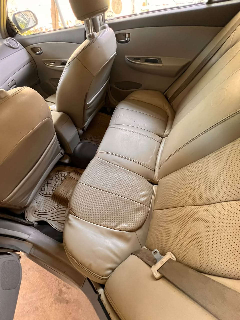 بي وايدي (2013 byd g3) للبيع
كوبون بنزين
سيارة خليجي بدون حادث 
محرك 1.8 بلادي كير بلادي 
موصافاتها فول تبريد تدفئه
كير اوتو - بصمة - دخول ذكي - سلايت روف - حساسات خلفية - كشنات جلد 
بيها باب السكن تعديل جراد خفيف بالكشر
سعرها 45 ورقة وبيها مجال مكاني كركوك
الرقم: ***********
