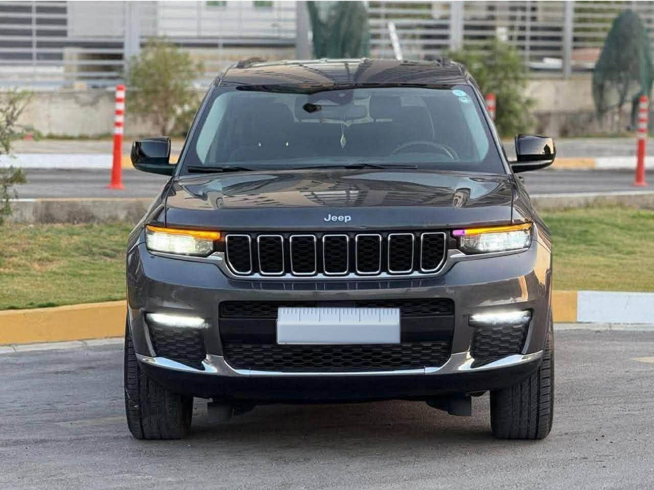 سلام عليكم  جيب لاريدو فول موصفات عده اسلايت  بيها قطع صبخ بدون دواخل بدون ايرباك
سعر 218 بي مجال بصيط 
ماشيه 25 
مكاني بغداد 
 ***********

