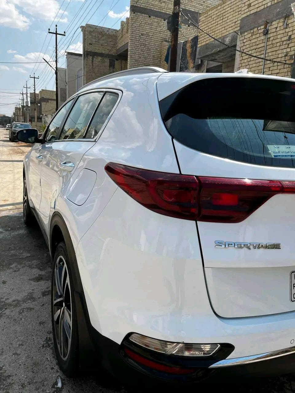 كيا سبورتج 2020 خليجي مكفول كفالة من الصبغ ول تبديل والكير والمحرك مكفول
حساسات امامية وخلفية 

مري شفط 

كشنات جلد

5 ويل كب 

داخل حمصي المرغوب 

كامرة خلفية 

ثلاث انظمة قيادة 

اشاير بل مري

محرك 2000 دوش

تحكمات ستيرن 

تبريد قطعتين 

صدر امامي خلفي جديد 
رقم بغداد الدولي 
السيارة بأسمي
هزه جديده 
ماشيه 51 الف حقيقي
مكان واسط/ قضاء الحي  السعر 192بيها مجال بسيط 
للاستفسار ***********

