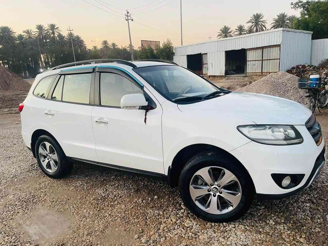 سلام عليكم سنتافي للبيع فول موصفات 12خليجي.  
مكينه 2400 مكفوله كفاله عامه ماعده شبر بل جنطه 
 تبريد 3قطع
صدري امامي خلفي 
7راكب  
تخم تاير 
سياره ماذب عليه الف 
مكان كربلاء
سعر135 وبيه مجال
***********
