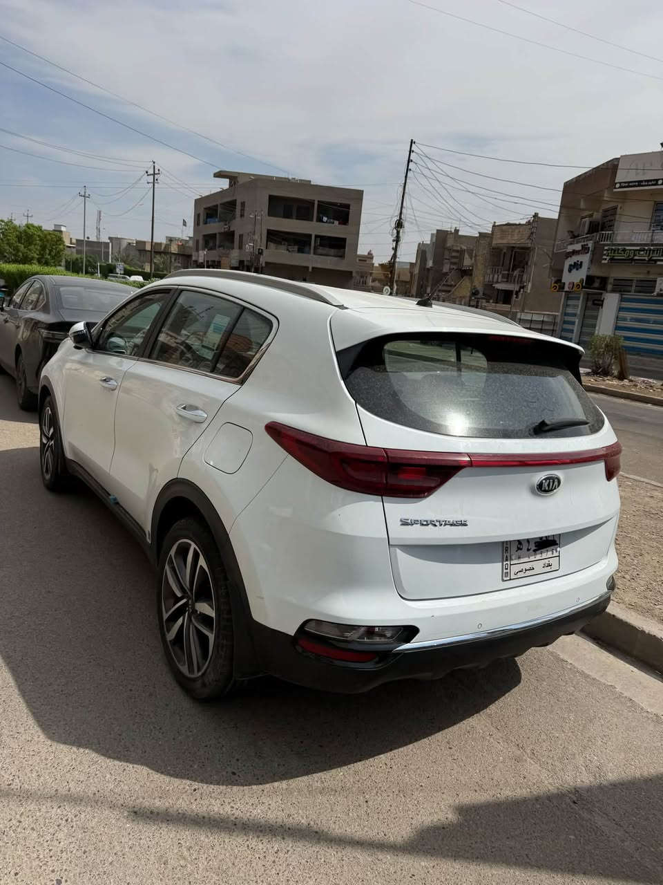 سبورتج 2019 خليجي مكفوله من الضربة و الصبغ ،، بيها حالوب و بيها طخه بسيطة اسفل الباب الخلفي و ما مسويها ،، السيارة جاهزة بدون نقص و تايرات امامية جدد ، مكاني بغداد ، بأسمي تحويل ثاني يوم 
***********
