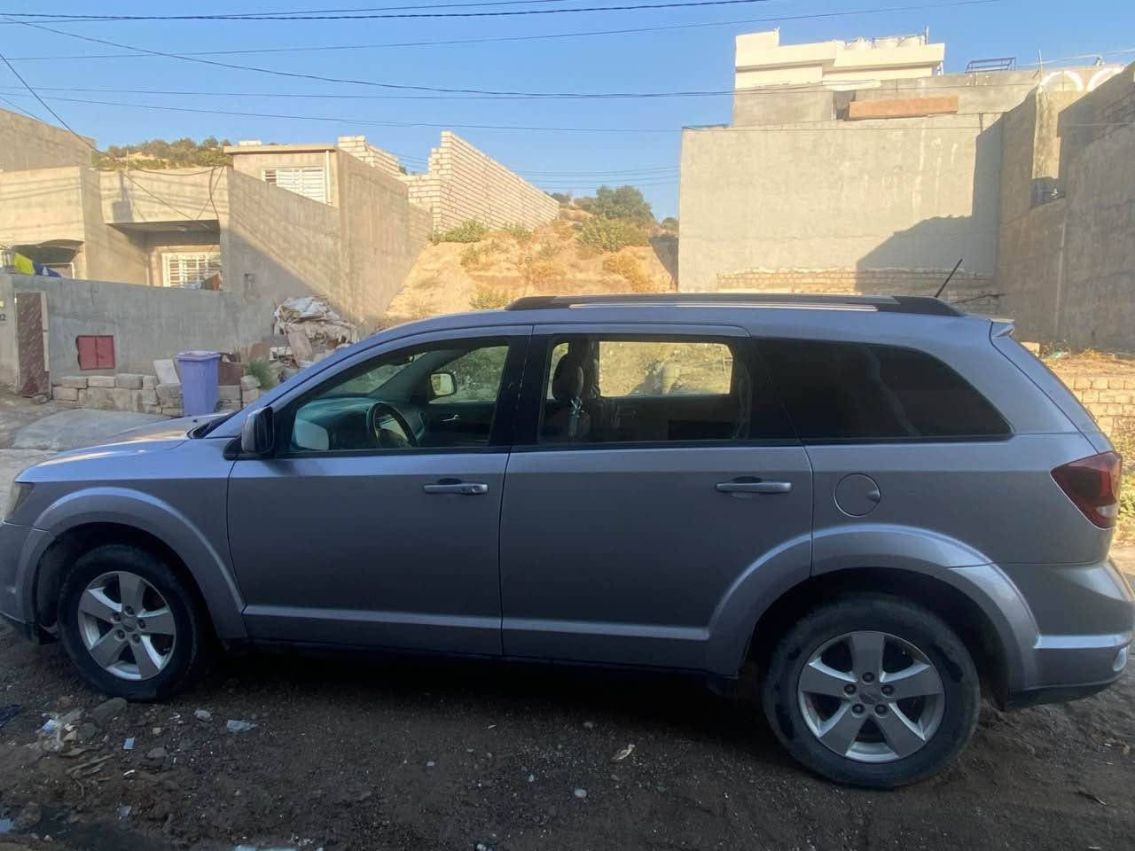 ٦ بستنه • شاشة • ٣ مقعده