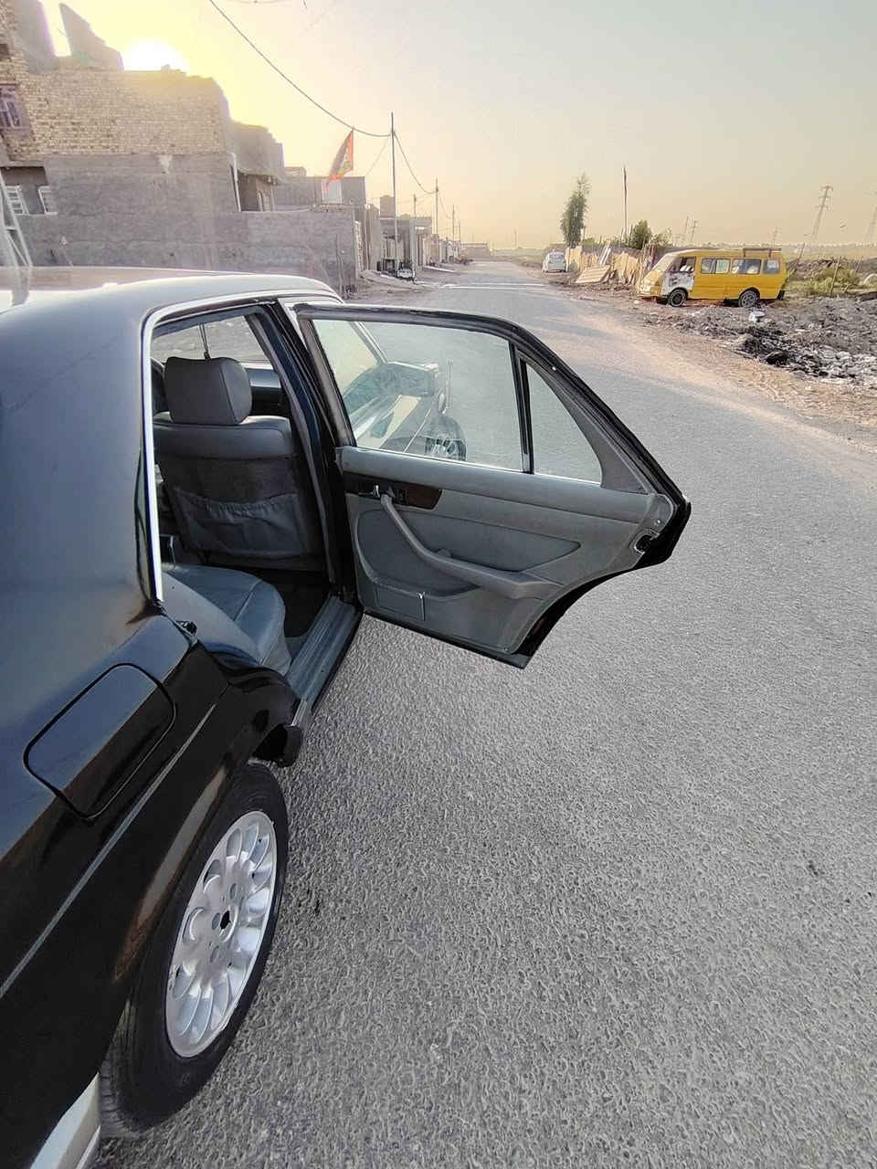 ) سلام عليكم مارسدس راسي مديل 1983 كير ومكينه ففتي 3000 حاويه كفاله حداديه امامي خلفي جديده تخوم تاير امامي خلفي جديد قواعد تبلات بلادي كشنات كهربي فتح كهربائي وياله رياضي صبغ عام جام ٤ كهربائي تبريد ثلج سياره كله بلاديه غرفاته كله بلاديه  السعر 45 وبيه مجال الاستفسار عله رقم *********** مكان بابل قضاه القاسم (ع
