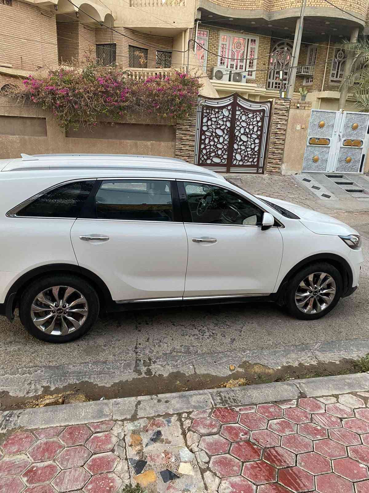 سياره سورنتو رقم بغداد بأسمي موديل 2020 مكفوله عدا بارد بسيط مقدار اصبعين نص فول ماشيه 140 السعر على الخاص *********** العنوان كوت مركز المحافظه
