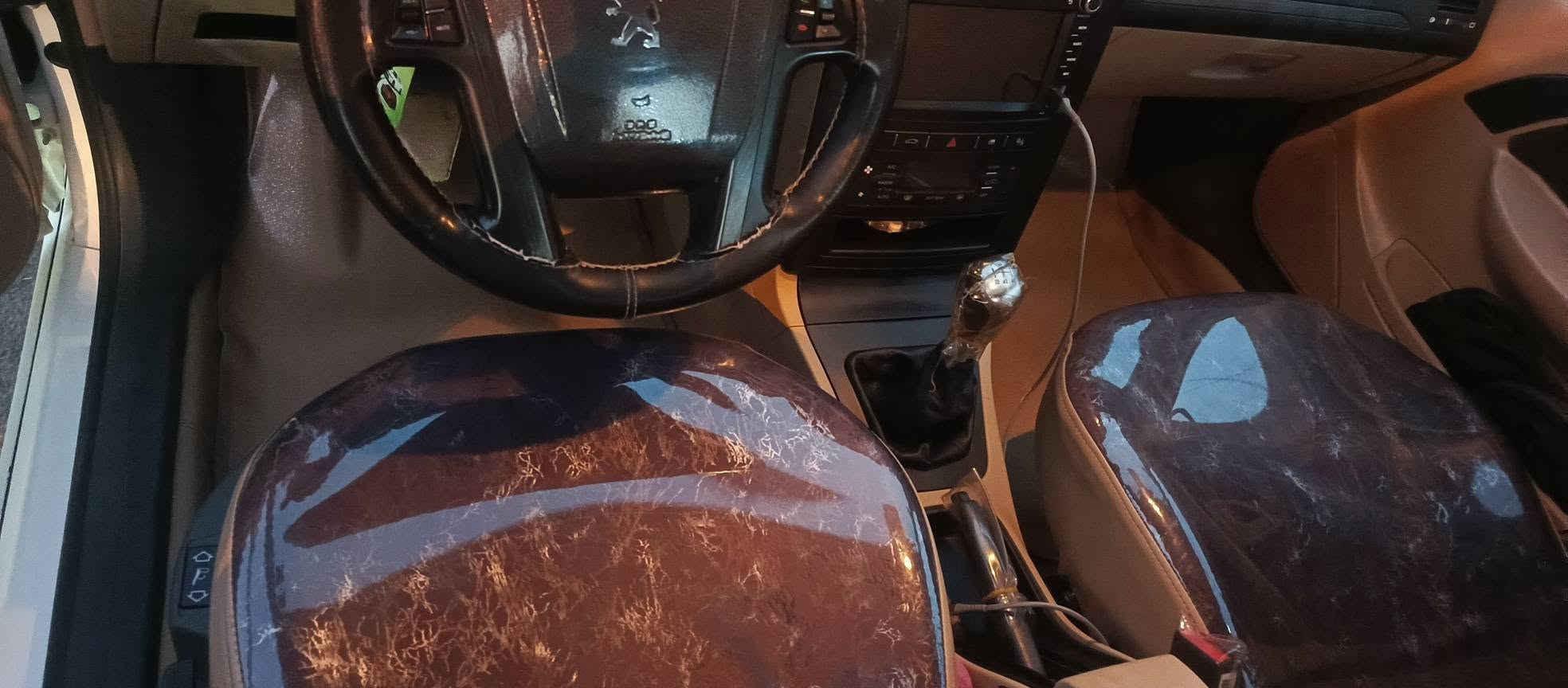 السلام عليكم من رخصت مدير الكروب للبيع بيجو بارس 25 ماشيه 44الف سياره كفاله عامه دوشمه عام 4 دسكات شاشه تحكم استيرن مري شفط سعره 81 مكان سياره بغداد الشراي يخابر***********
