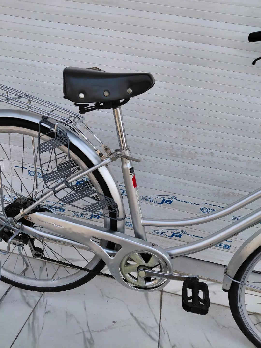 حجم 27 تايرات ربل ويالة طبقتين 6  سرعات SHIMANO ويل امامي ماكنيت LED السعر 150  الف     ✈يوجد توصيل لجميع المحافضات ✈ كركوك مدخل سايدين حي الاسرى والمفقودين  معرض ابو شيفان ( *********** )
