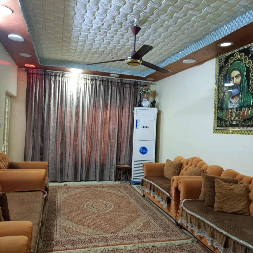 دار للبيع مساحة ١٩٠متر الواجهة ٨ طابو صرف 
الأمين الثانية قرب شبكة الكهرباء
يحتوي على طابقين 🏘️

الطابق الاول غرفتين نوم وصالة واستقبال ومطبخ ومنور ومخزن للغذائية.

الطابق الثاني يحتوي على غرفتين نوم وصالة ومجموعة صحيات.

وكذلك يحتوي على سطحين وكراج كبير ومجموعة صحيات خارجية وداخلية.

ماء وكهرباء ومجاري خير من الله 

👈للتواصل مع صاحب الدار حصراً 

‭***********‬
***********
متواجد على برامج التواصل
