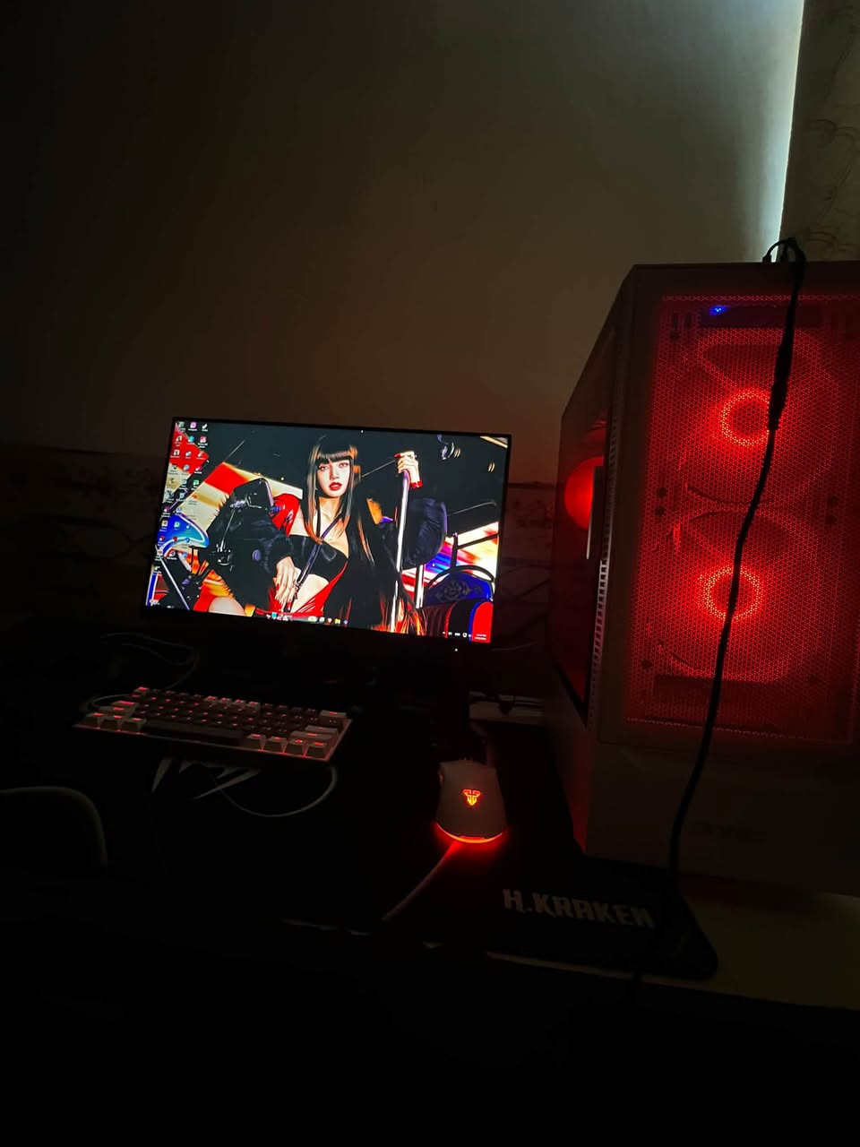 * المعالج: Intel Core i5-12400F TRAY
* كرت الشاشة: Radeon RX 9060 XT 16GB
* المذربورد: ASRock H610M-HDV/M.2
* الرام: T-FORCE DDR4 3600MHz 16GB
* التبريد: DeepCool LE520 ARGB
* الباور سبلاي: DeepCool 650W 80+ Bronze
* التخزين: Lexar NQ780 1TB SSD — سرعة 6500MB/s
* الكيس: Antec NX410 ARGB White
