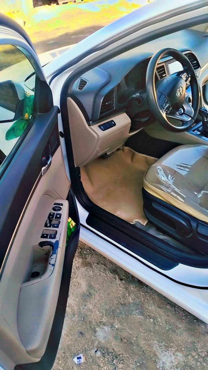 السلام عليكم ***********

النترا أمريكي موديل 19
حادثه بنيد /-فقط 
الباقي كفاله داخل وخارج 
رقمه بغداد الماني 
تبريد ثلج 
لايت زنون 
مكينه 2000دوش 
السيارة جاهزه من كلشي
