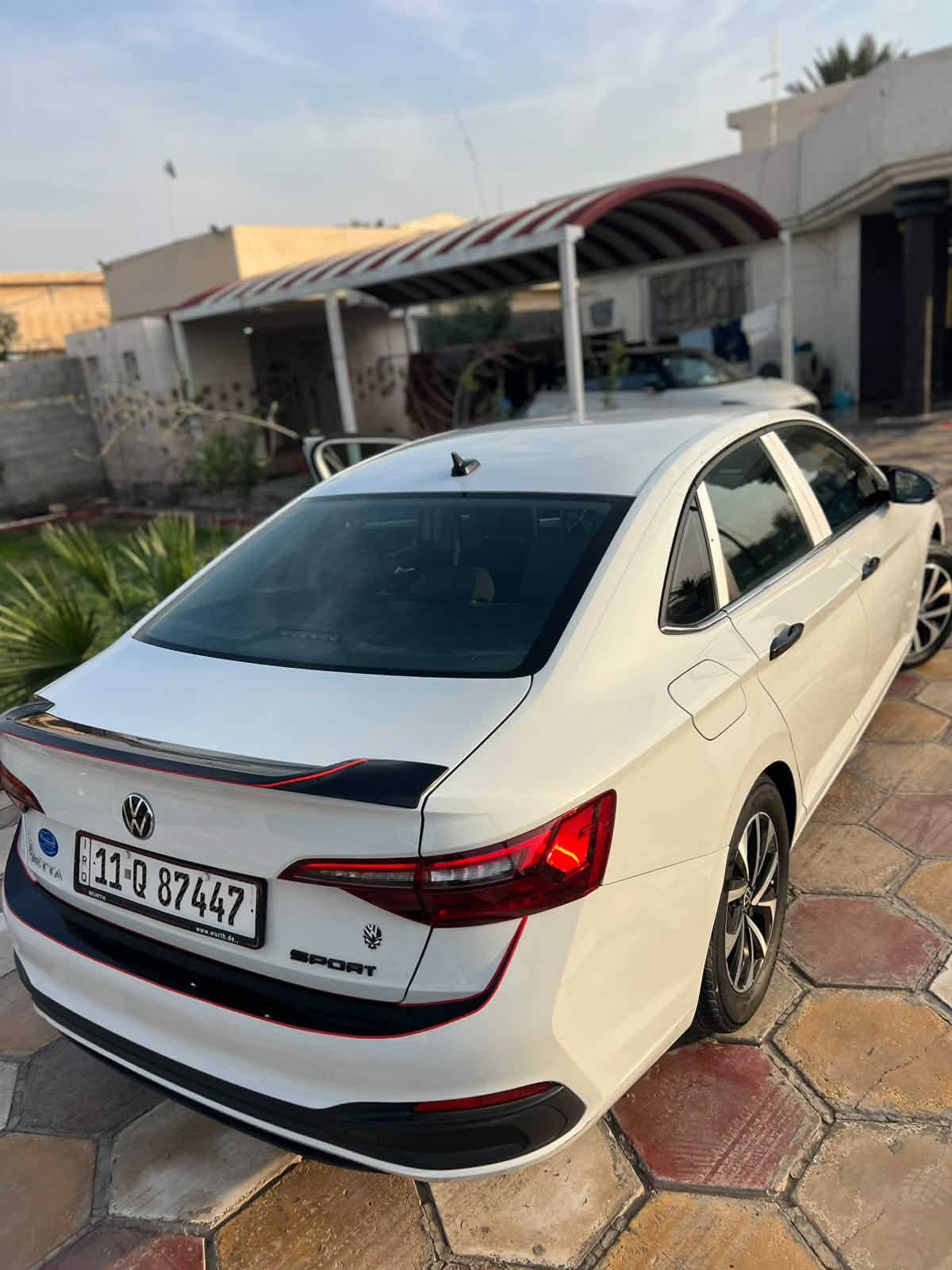🚘 فولكس فاغن جيتا 2024 S وارد أمريكي 🇺🇸
للبيع Volkswagen Jetta 2024 S
🔹 وارد أمريكي 🇺🇸
🔹 محرك 1.5 TSI تيربو
🔹 158 حصان
🔹 قير عادي 6 سرعات
🔹 دفع أمامي FWD
🔹 الممشى: 70 ألف ميل

🔧 مواصفات السيارة:

✅ شاشة وسطية 6.5 إنج
✅ Apple CarPlay وAndroid Auto
✅ Bluetooth وUSB-C
✅ كاميرا خلفية
✅ مثبت سرعة Adaptive Cruise Control
✅ Lane Assist
✅ Front Assist مع تحذير اصطدام وفرملة طوارئ
✅ Blind Spot Monitor
✅ Rear Traffic Alert
✅ Travel Assist
✅ مكيف يدوي
✅ تشغيل ودخول بالمفتاح الريموت
✅ مقاعد قماش
✅ دركسون جلد
✅ مرايات كهربائية ومدفئة
✅ مساحات حساسة للمطر
✅ مراية وسطية تعتيم أوتوماتيك
✅ إضاءة LED خلفية
✅ جنوط ألمنيوم 16 إنج
✅ ABS + أنظمة ثبات وتحكم
✅ 4 ديسكات فرامل
✅ 5 ركاب

📌 حالة السيارة:
الضرر كان بالباب الخلفي وتم تبديله بباب نفس اللون.اصلي
الإيرباگات طاكّة.
يوجد صبغ بسيط بالهلال الخلفي.
والسيارة متاحة للفحص.

📍 الفحص على المشتري وبأي مكان يختاره.
💰 السعر 135 بيها مجال 
📞 للتواصل: *********** اتصال 

واتساب ***********
