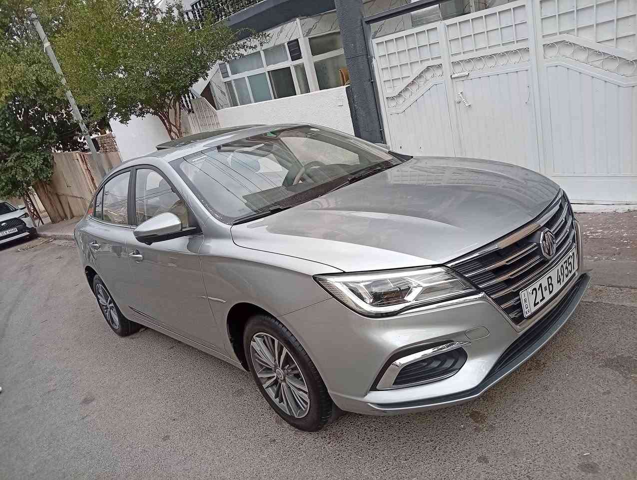 Mg 5 2023 لیگژەری قەپات مواسەفات بەسمە سڵاید کوشن جلد   و کارەبا شاشە گەورە ناوزەرد  کوشن ئیتەر ٤ بەنجە کارتی هەیە  42 هەزار ڕۆشتوە 107$ لە سلیمانیم  ***********

