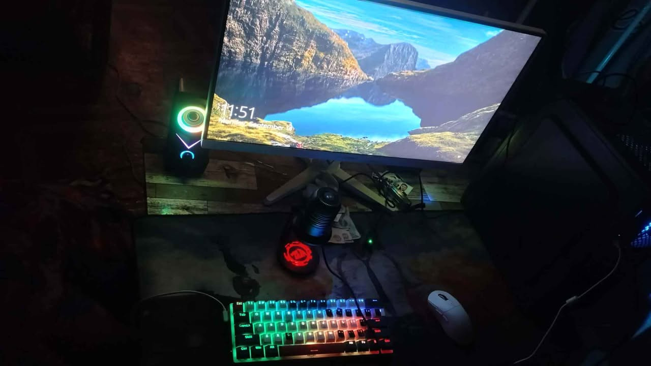كرت الشاشة: Palit RTX 2060 Super 8GB (كرتونه موجود)
​المعالج: Intel Core i5-10400F
​المشتت: مبرد هوائي Cooler Master H410
​المذربورد: Asus Prime H510M-K R2.0
​الرامات: Lexar 16GB (2x8) 3200MHz نظيفة
​التخزين (SSD): M.2 256GB من شركة Bullet
​التخزين (HDD): Hard 500GB
​مورد الطاقة: Power Supply 550W
​ملاحظة: كارتونه الكيس وكرت الشاشة موجودة نضيف واستخدام قليل
​المكان: بغداد - الزعفرانية
رقم التواصل: *********** بغداد, العراق
