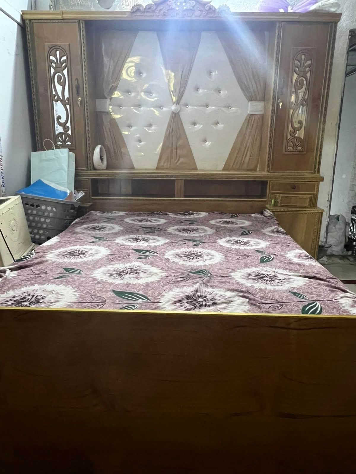 غرفه اخشاب • ٣ شهور • بلا كسر