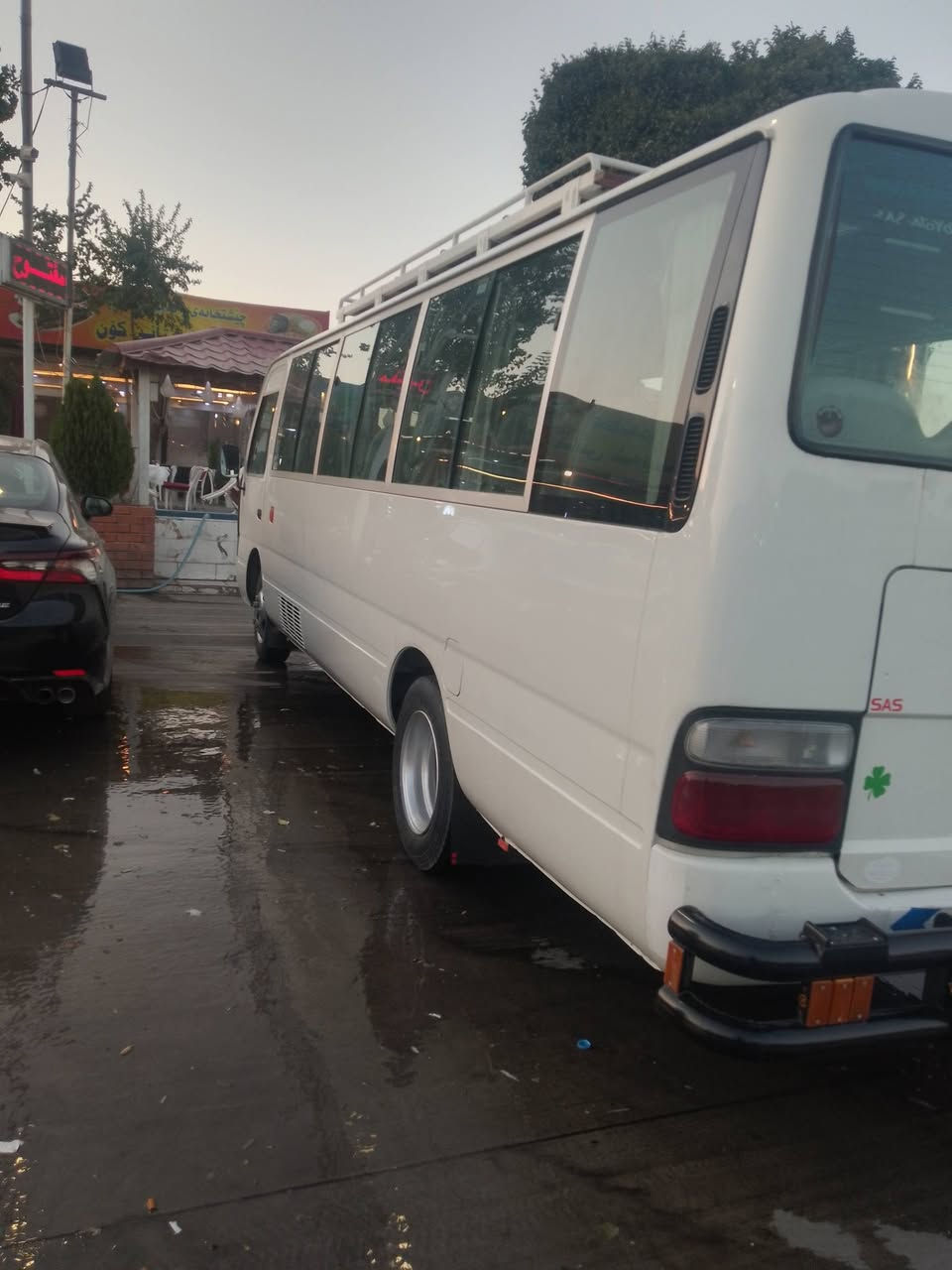 سلام عليكم كوستر اللبيع ناصيه سياره جاهزة رقم شمالي رقم ***********
