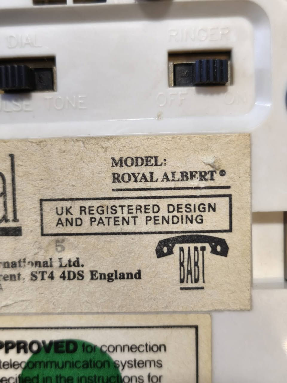 تليفون كلاسيكي من ماركة royal albert
للأستفسار يرجى مراسلة الصفحة 
يوجد توصيل لكافة محافظات العراق
