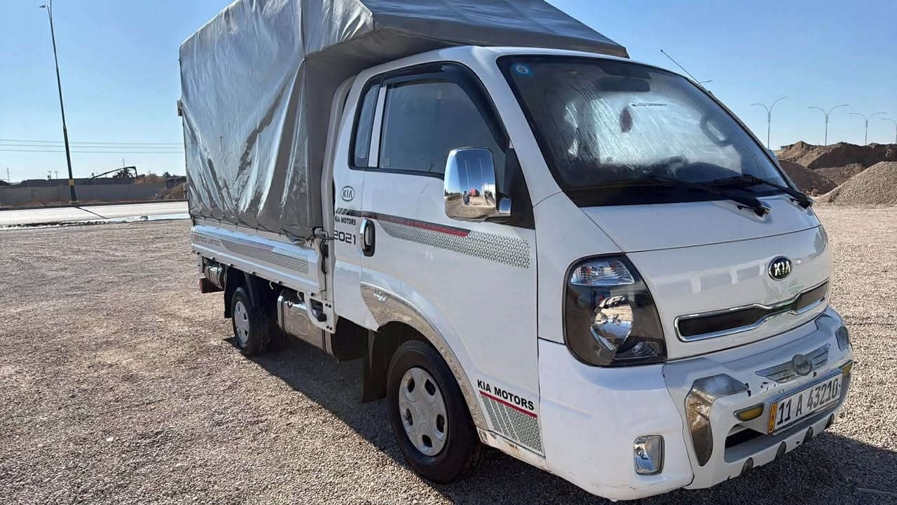 كيا عموشه 2700 موديل 2016 للبيع 

السياره لا تنقيص ولا تبخير 
تبريد شغال ثلج منضومه كامله نضيفه
صدر امامي خلفي جديد
محرك وكير واحد على واحد كفاله 
شاصي مكفول و بي ورقه فحص 
نضيفه كلش مال جناي 
سنويه لل2031 
رقم انكليزي 
بيها محجر و ملحق و جادر 
مكان السياره فلوجة
سعرها 120 و بيها مجال 
للاستفسار الاتصال على الرقم 
***********

