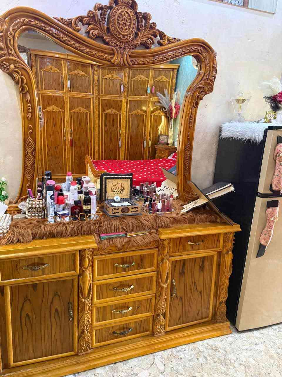 السلام عليكم غرفه صاج خمسه ابواب تفصال نظيفه السعر مليون وميه وبيهه مجال ***********
