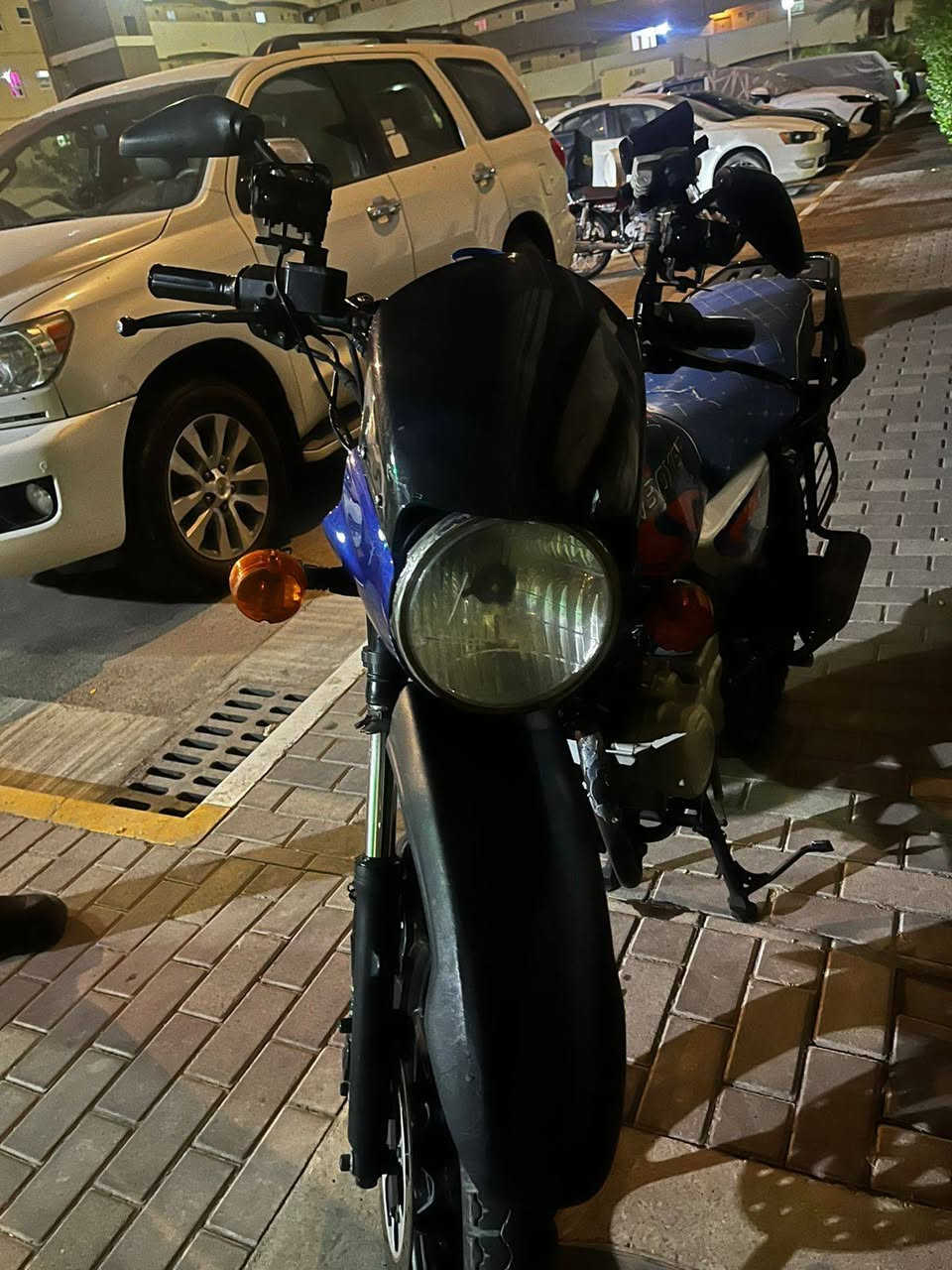 شباب بوكسر 23 مرقم صاحبه موجود دراجه مجفته دراجه نضيفه كل نقص مابيها شغل واطلع عارضها 2.250 وبيه مجال بسيط مكاني بغداد بسمايه
***********
